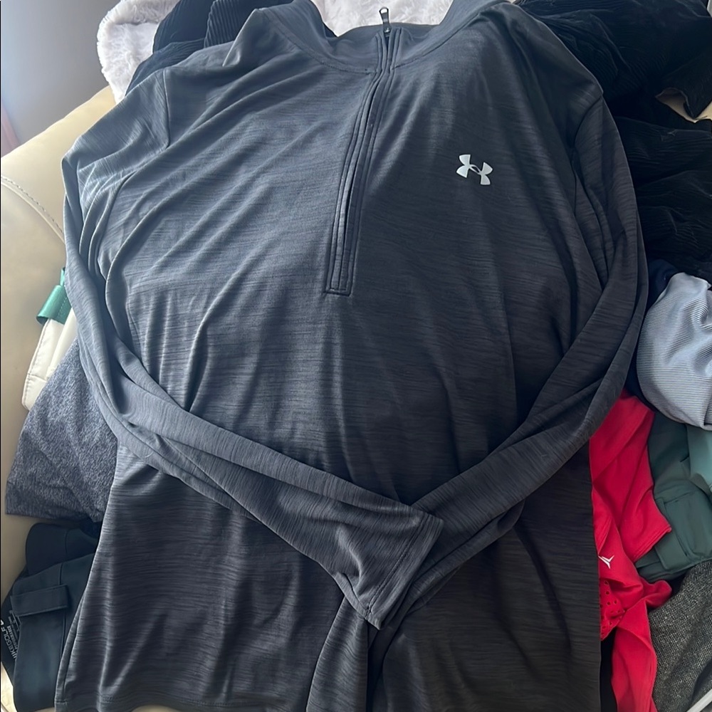 Under Armour Gray Long Sleeve Pullover-size xl